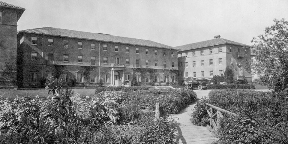 Historic Stanford photo or Tresidder archival image